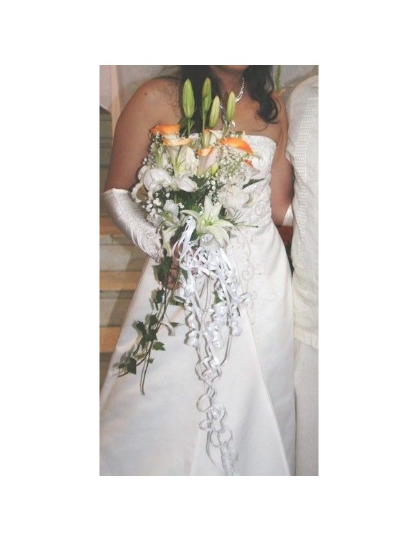 Espectacular ramo de novia elaborado en lirios, cartuchos y rosas