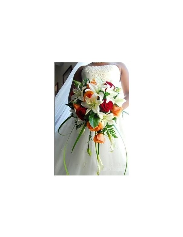 Hermoso Bouquet de novia elaborado en lirios y rosas
